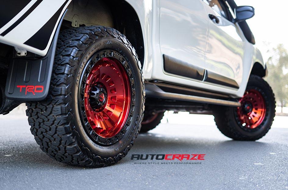 TOYOTA-HILUX-4WD-ZEPHYR-CANDY-RED-WITH-MATTE-BLACK-RING
